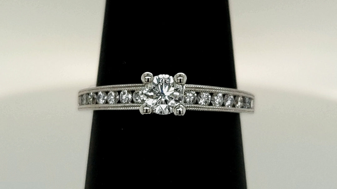 Holiday Sales and Gift Ideas At Diamond Vault of Troy