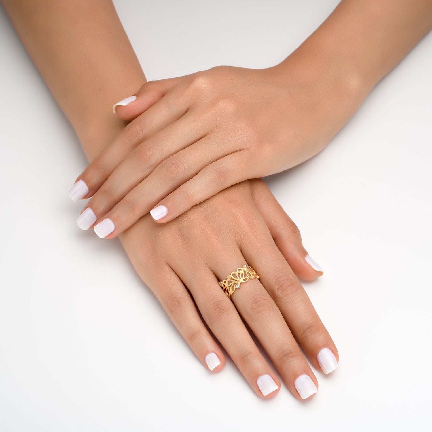 1953 - classic detailed 14kt yellow matte finish band ring. .06cttw of white diamond.