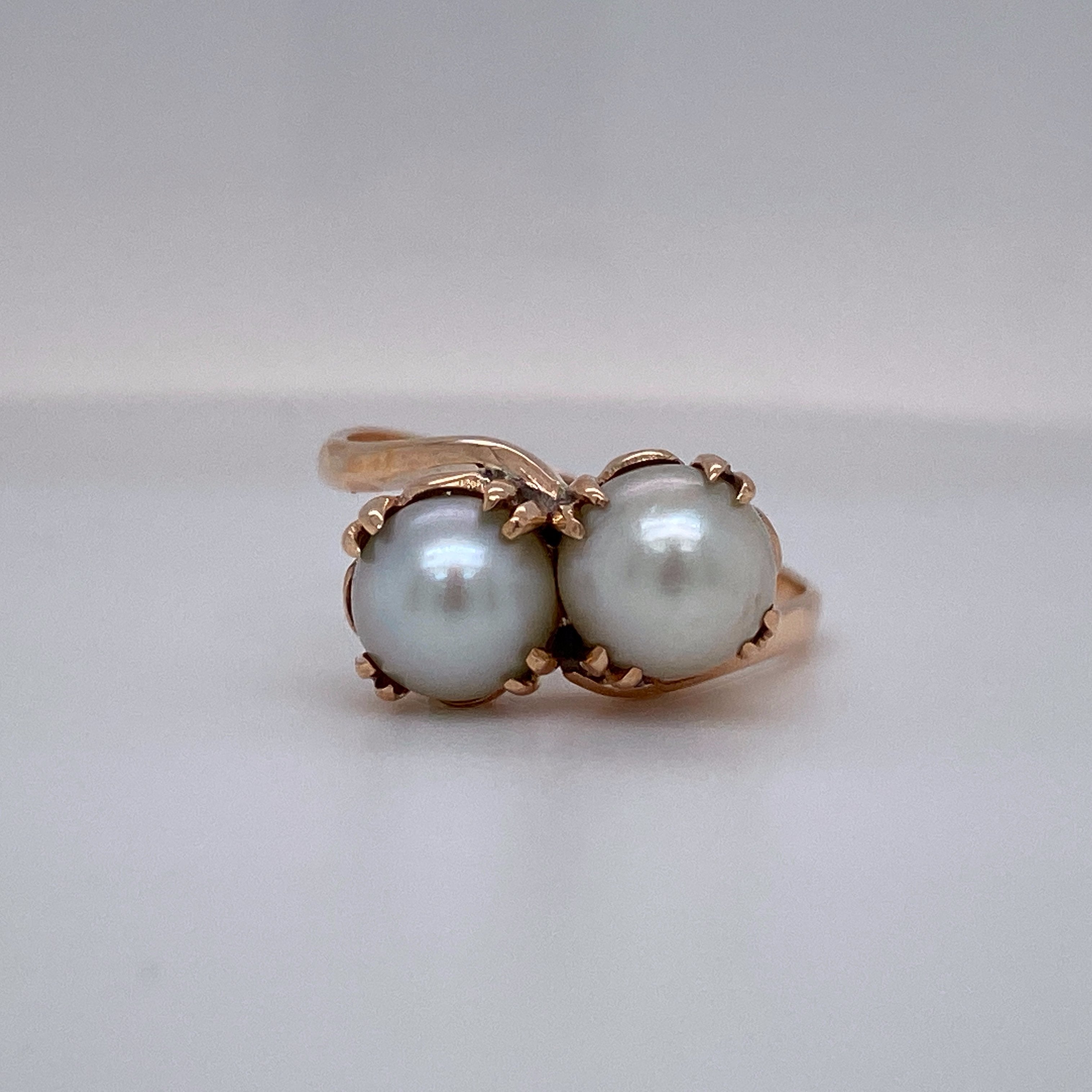 Estate Ladies European Handmade Pearl Ring