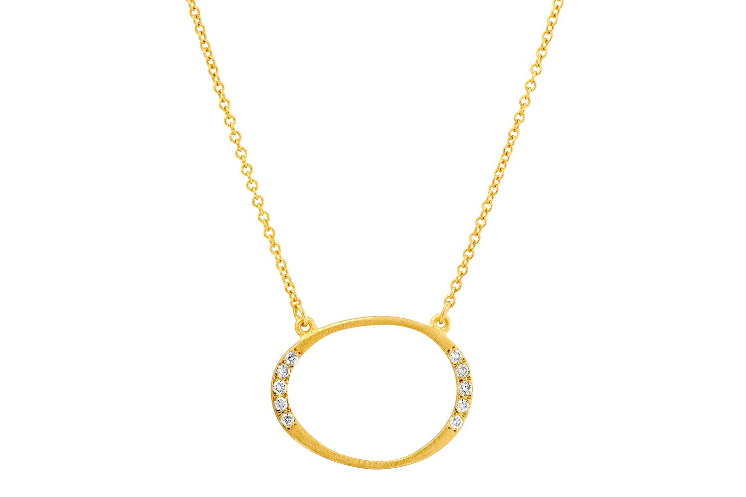 4754 - 14kt yellow matte gold, an open oval circle diamond necklace