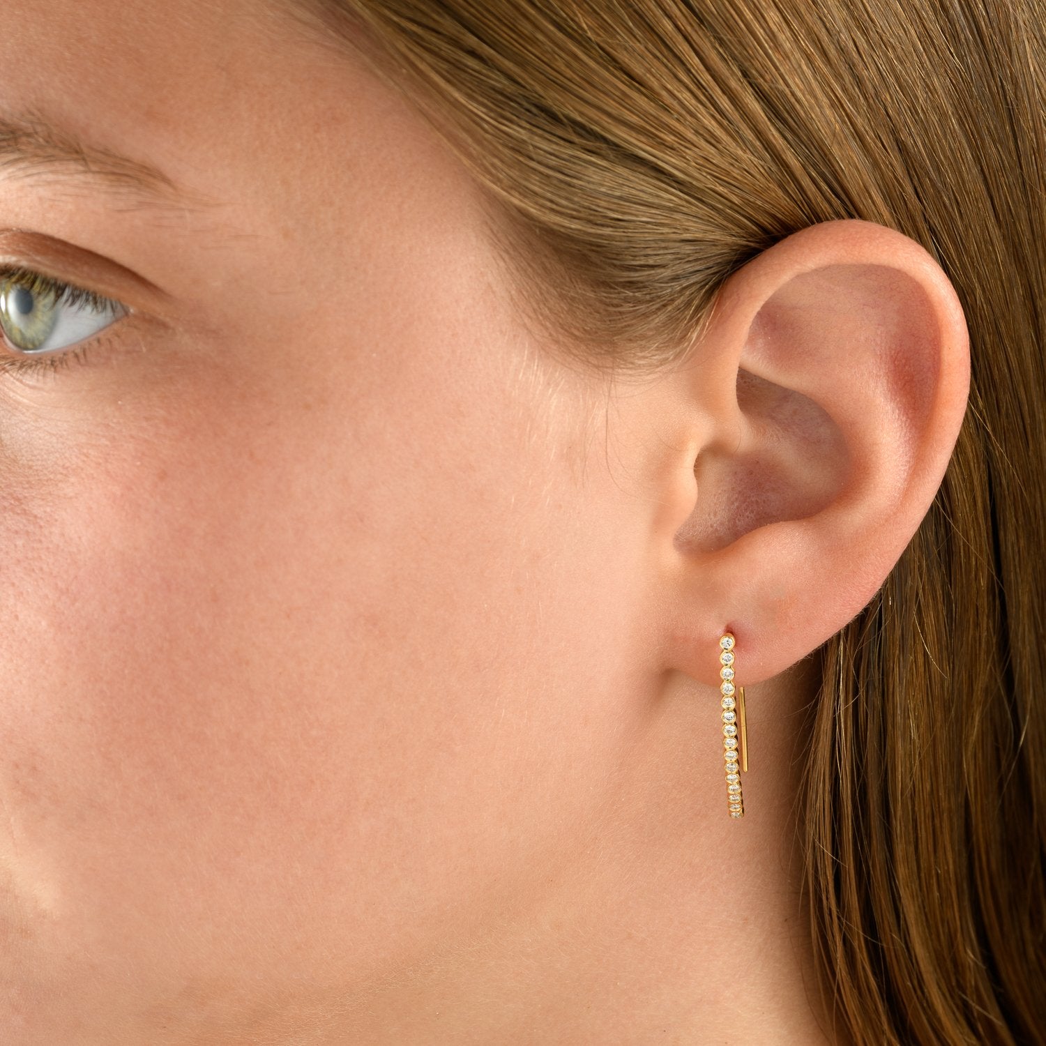 7422 - 14kt shiny yellow gold diamond hoop earring