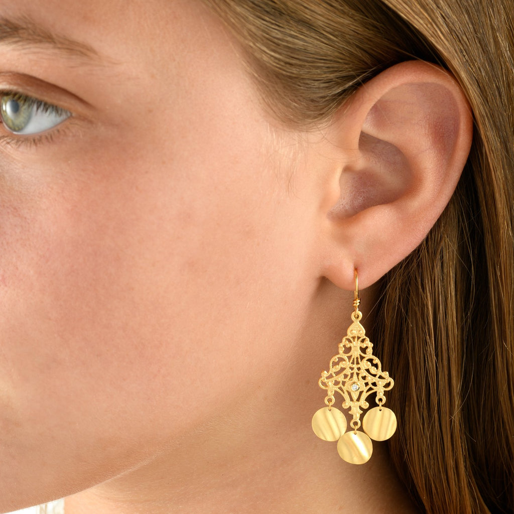 2321 - 14kt matte satin yellow gold drop diamond earring