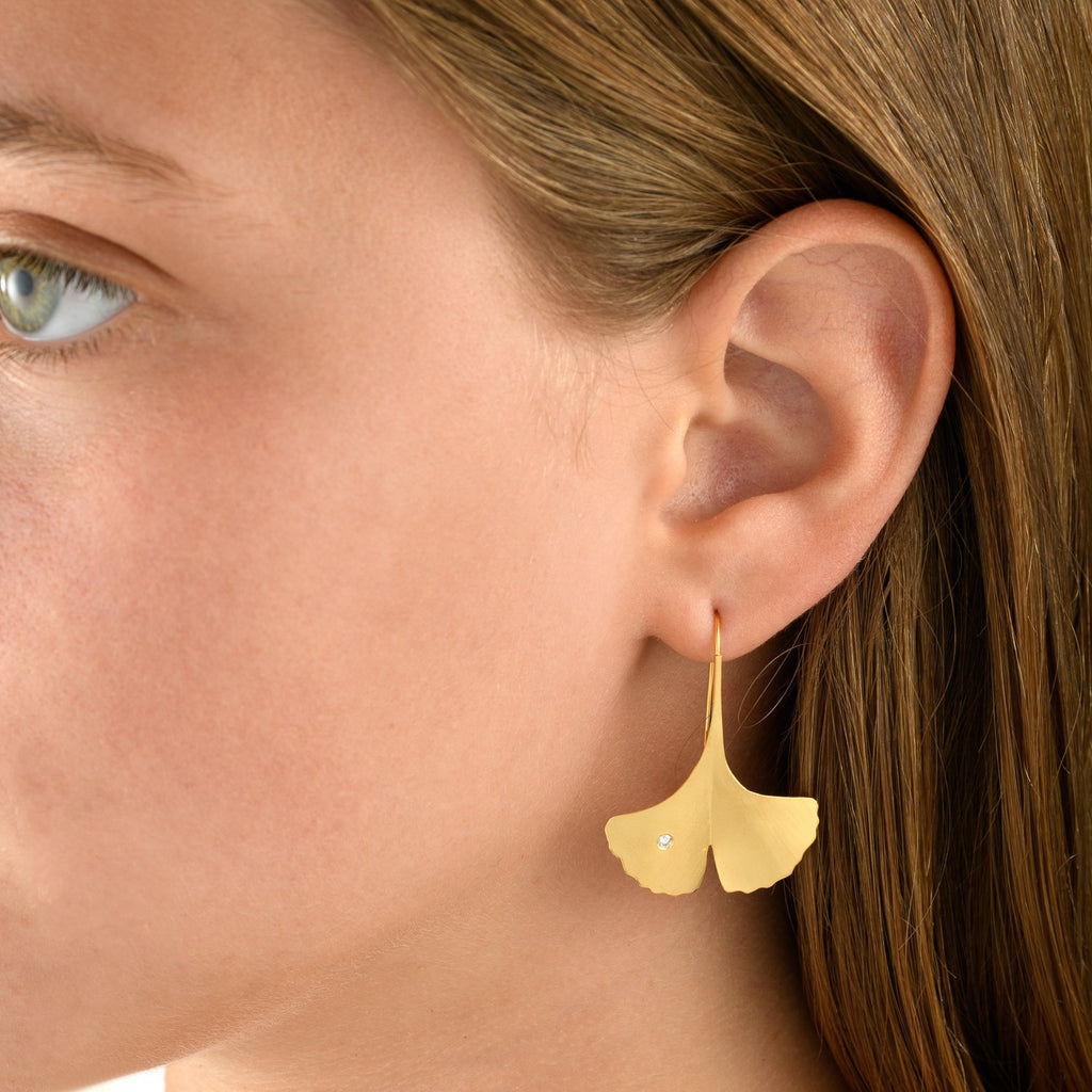 6373 - 14kt handmade matte yellow gold ginkgo leaf earring on a short wire