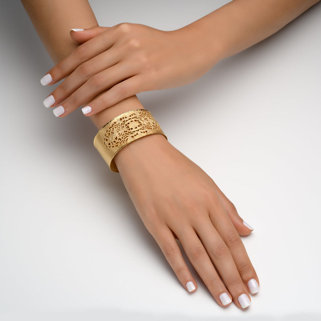 7195 - 14kt yellow gold matte hammered filigree torched shiny edge diamond cuff bracelet