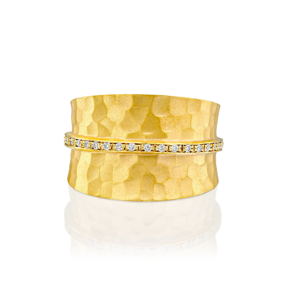 7314 - elegant 14kt hammered yellow gold ring, .12cttw white diamond pave a strip